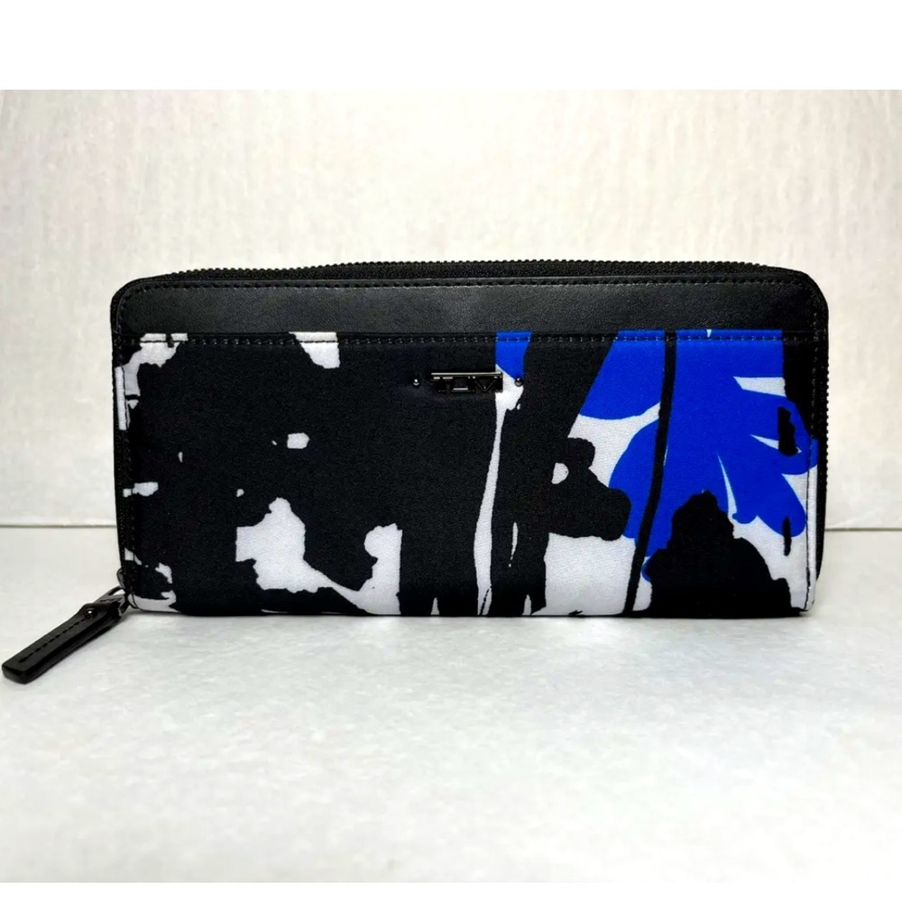 NEW TUMI Blue Black & White Misotro Print Zip around Wallet